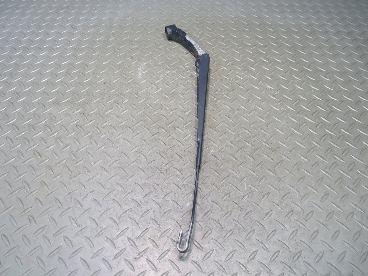 2003-2009 Lexus UZJ120L GX470 Front Left & Right Wiper Arm Set of 2