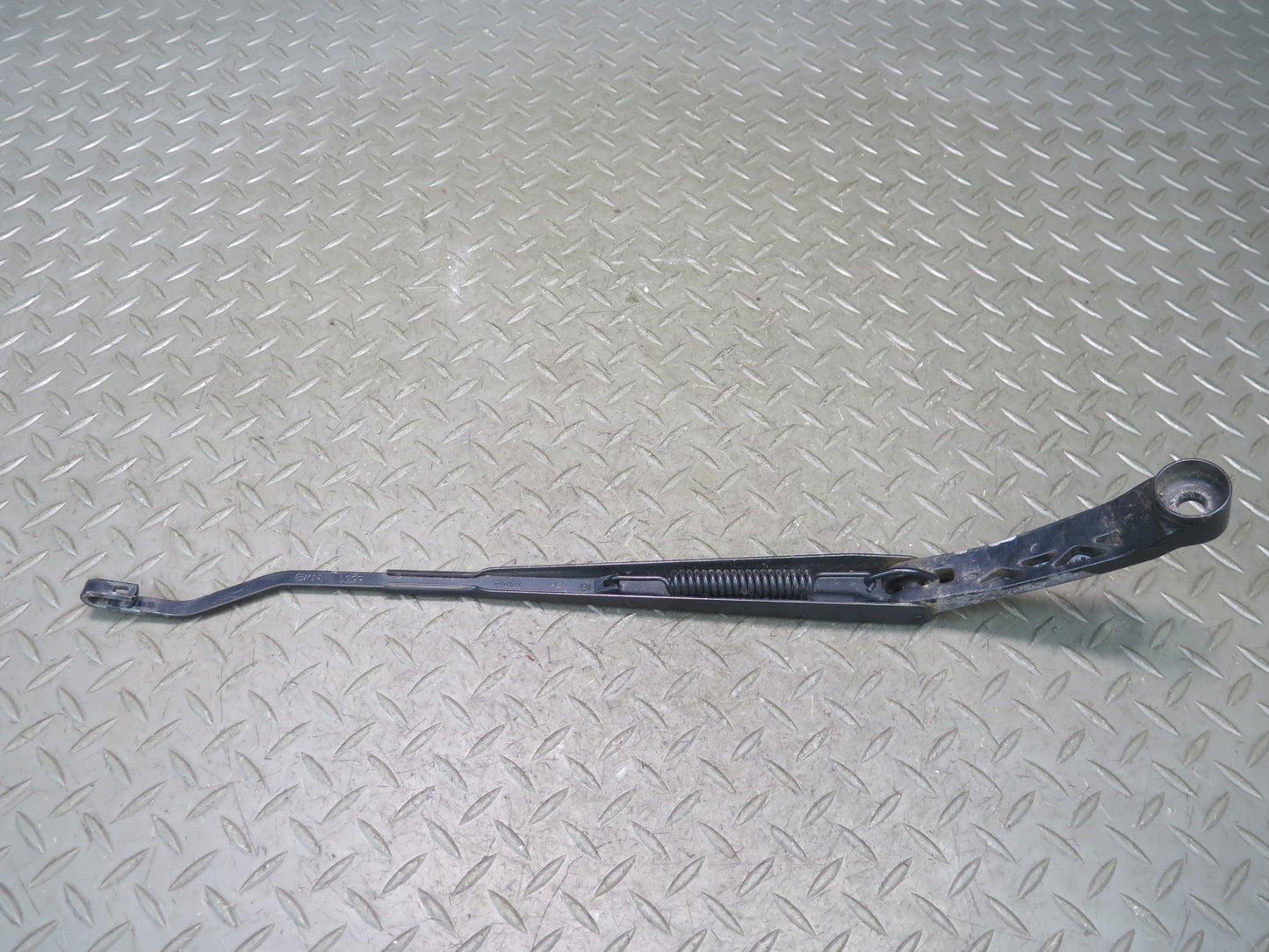 2003-2009 Lexus UZJ120L GX470 Front Left & Right Wiper Arm Set of 2