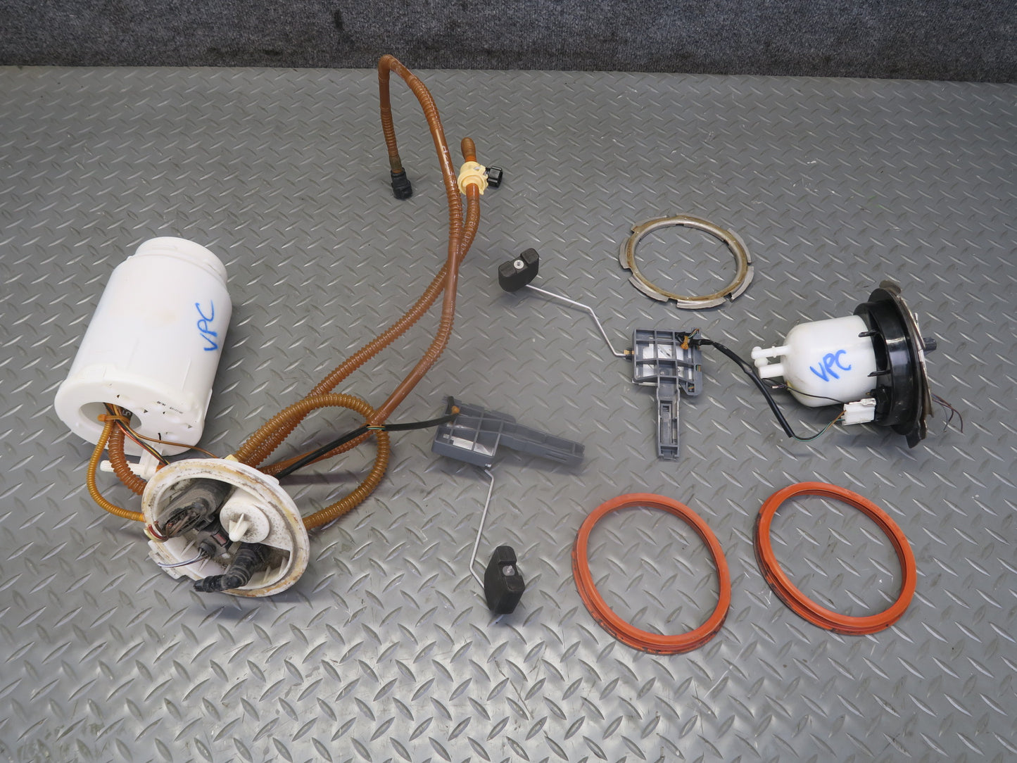 15-18 Porsche Cayenne 958 3.0L E-hybrid Fuel Pump Level Sensor Sending Unit Set