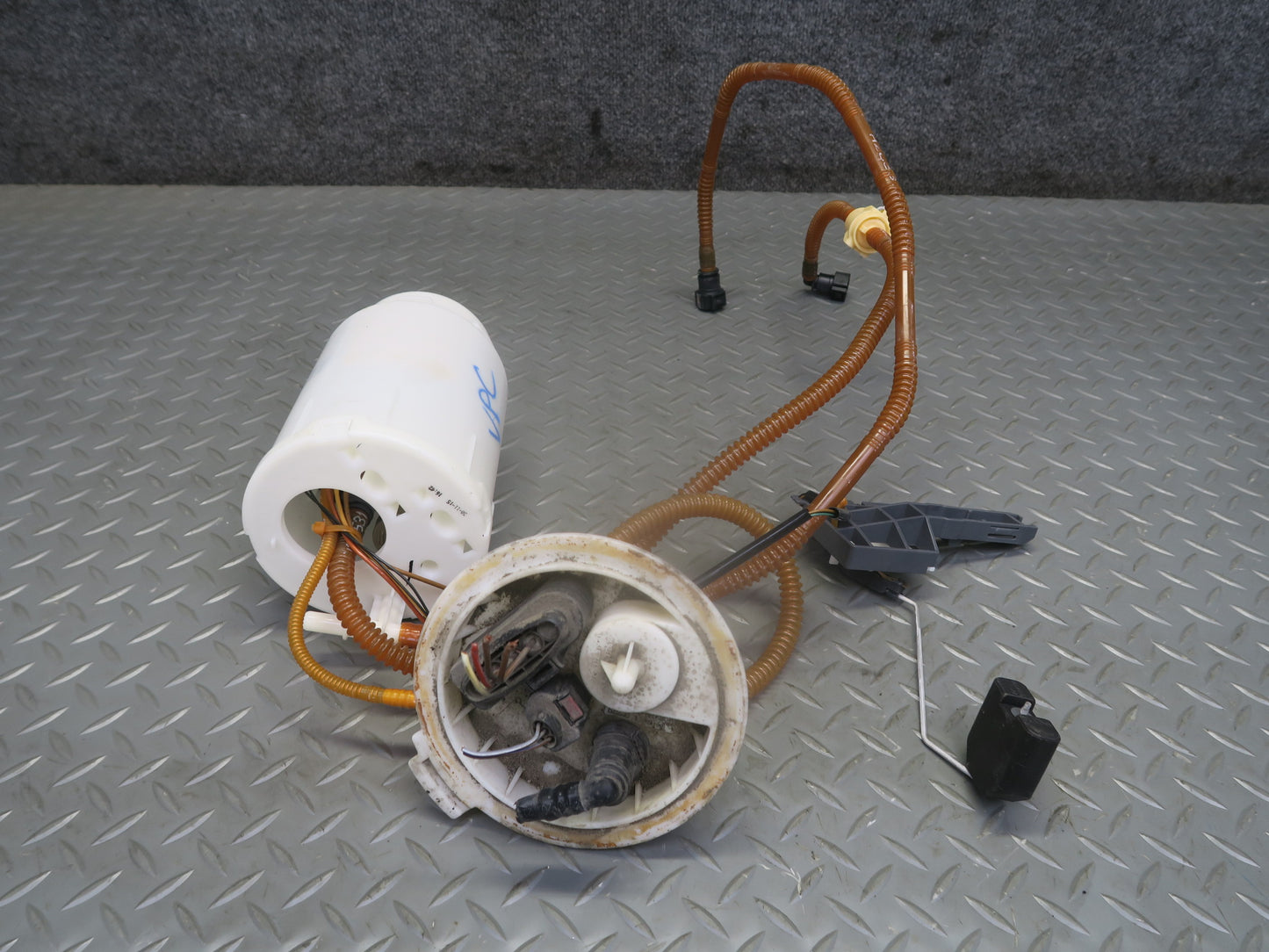15-18 Porsche Cayenne 958 3.0L E-hybrid Fuel Pump Level Sensor Sending Unit Set