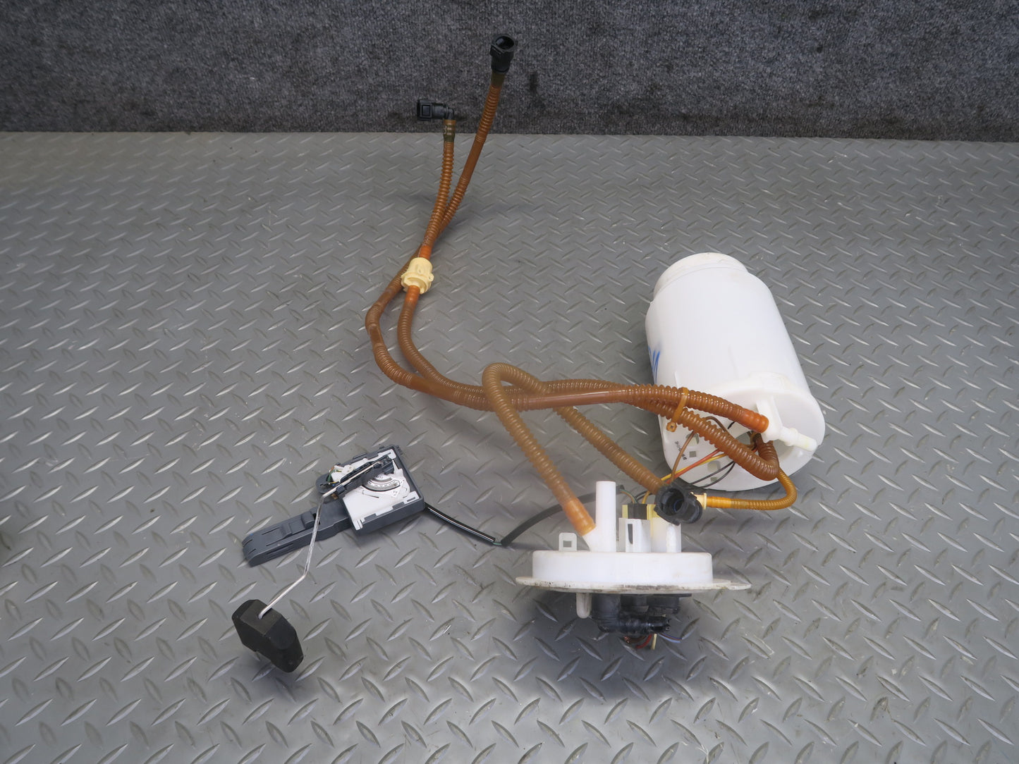 15-18 Porsche Cayenne 958 3.0L E-hybrid Fuel Pump Level Sensor Sending Unit Set