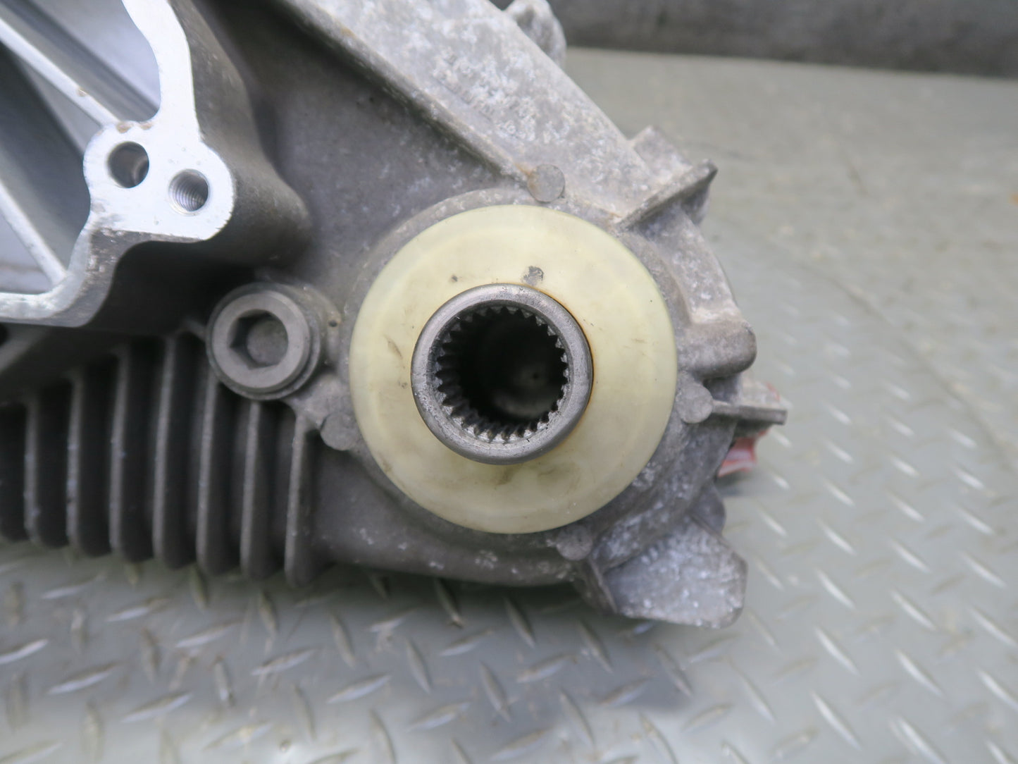 2010-2014 BMW E70 E71 X5M X6M 4.4L AWD ATC700 Transfer Case Box w Motor