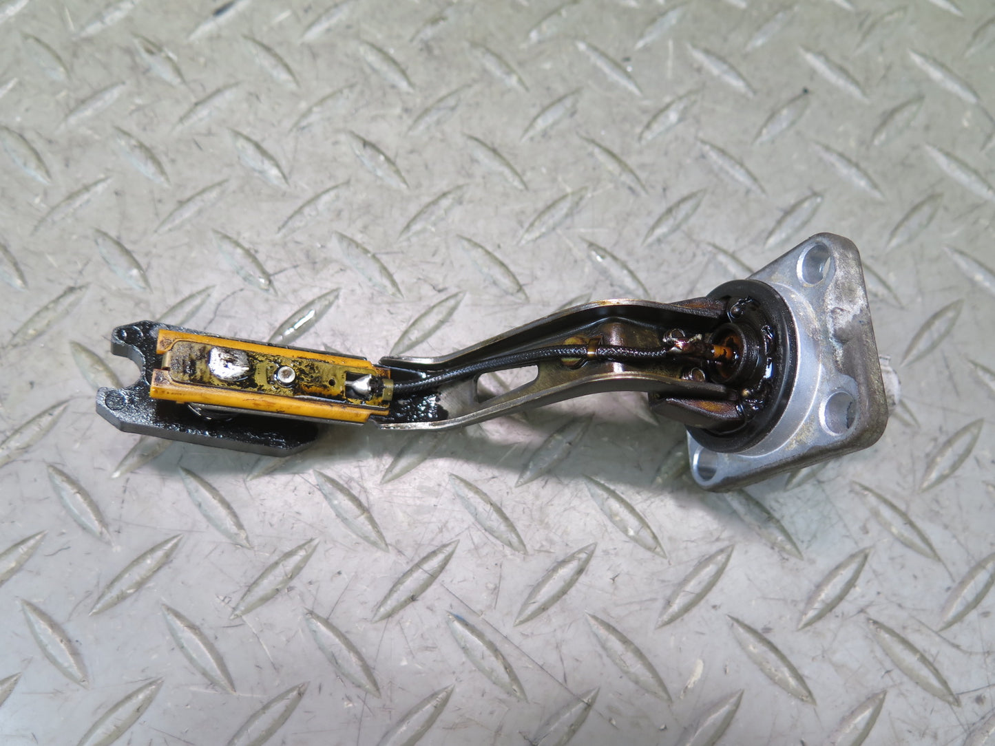 06-13 Lexus GSE20L IS350 IS250 Engine Oil Level Sensor OEM