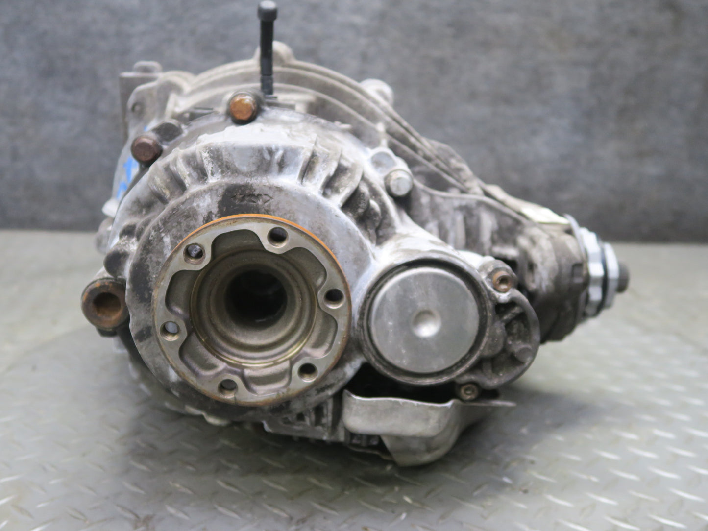 2010-2014 BMW E70 E71 X5M X6M AWD Rear Differential Carrier 3.91 Ratio 7597990