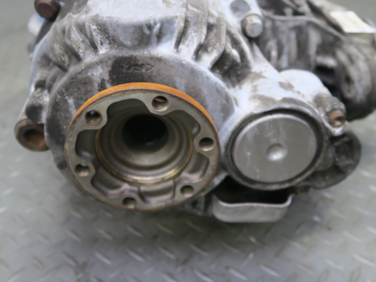 2010-2014 BMW E70 E71 X5M X6M AWD Rear Differential Carrier 3.91 Ratio 7597990