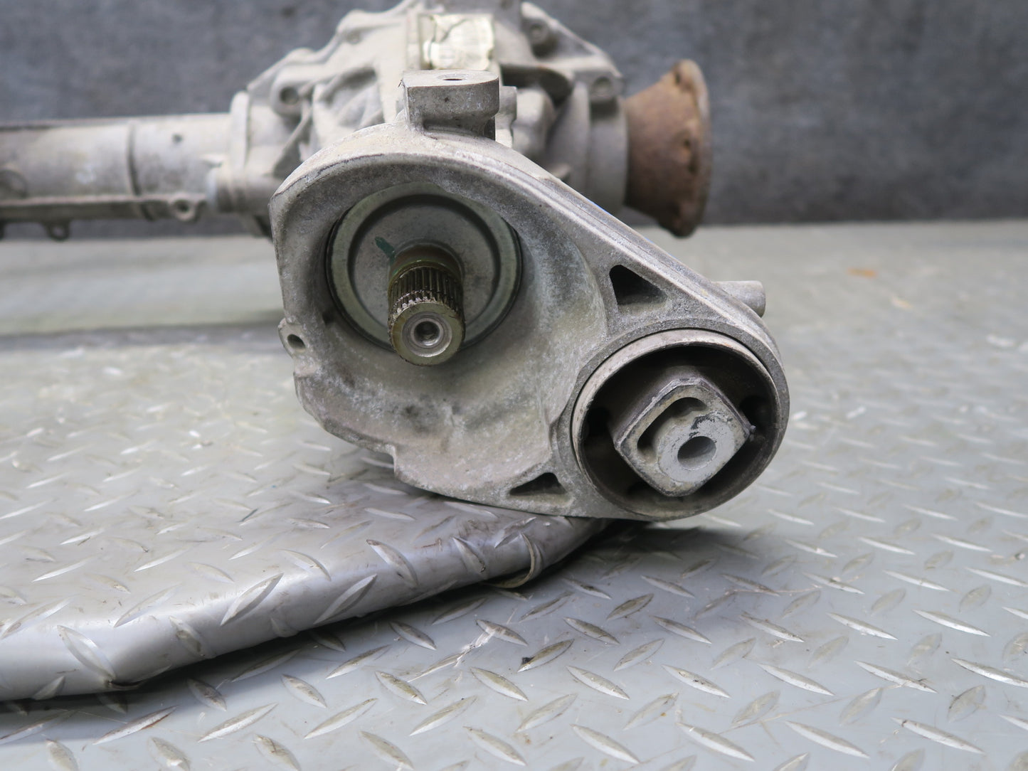 2011-2018 Porsche Cayenne 958 Hybrid AWD AGT Front Differential Carrier 3.27
