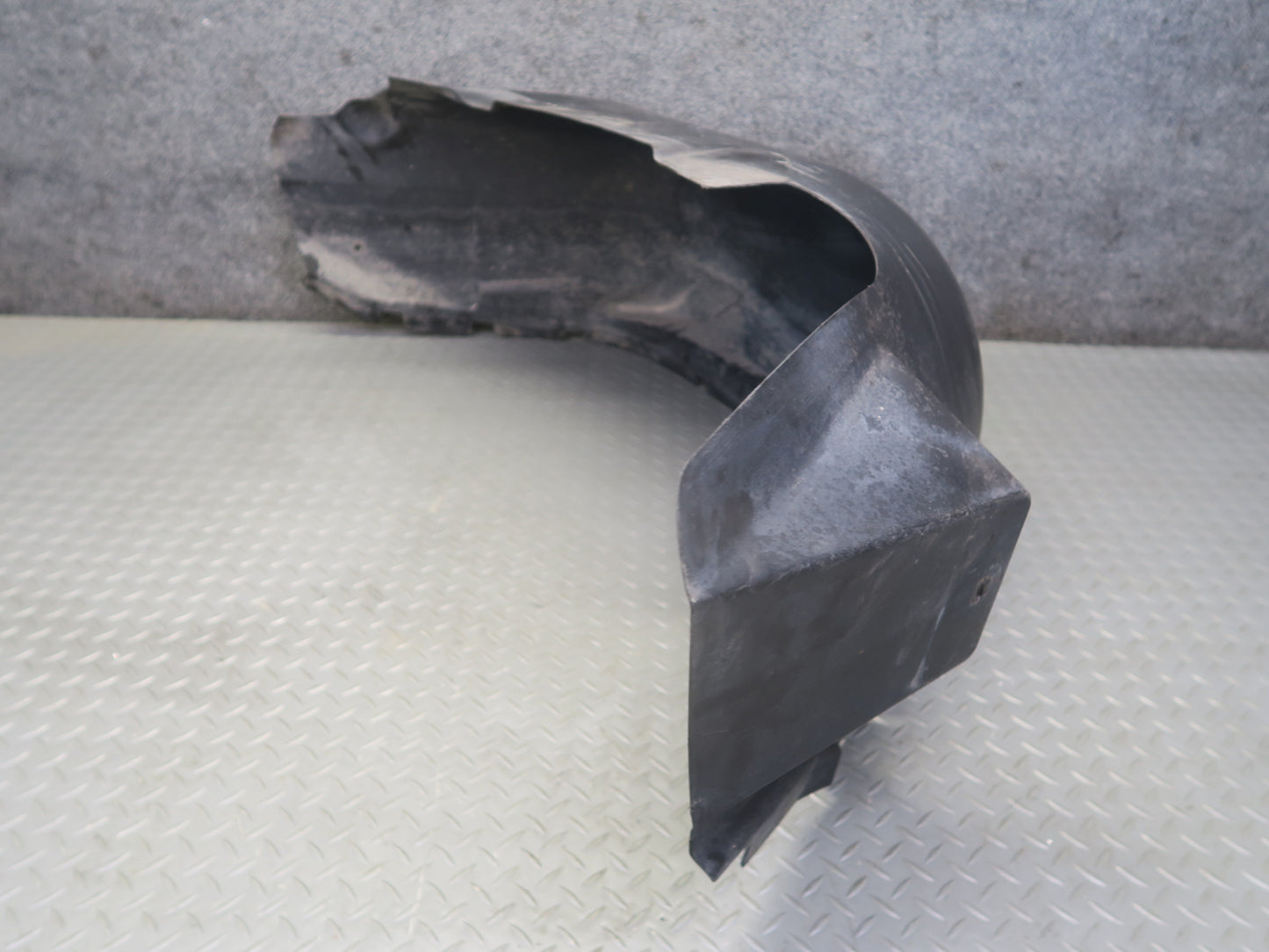 2003-2009 Hummer H2 Rear Right Wheel Fender Liner Splash Guard Shield 15111880