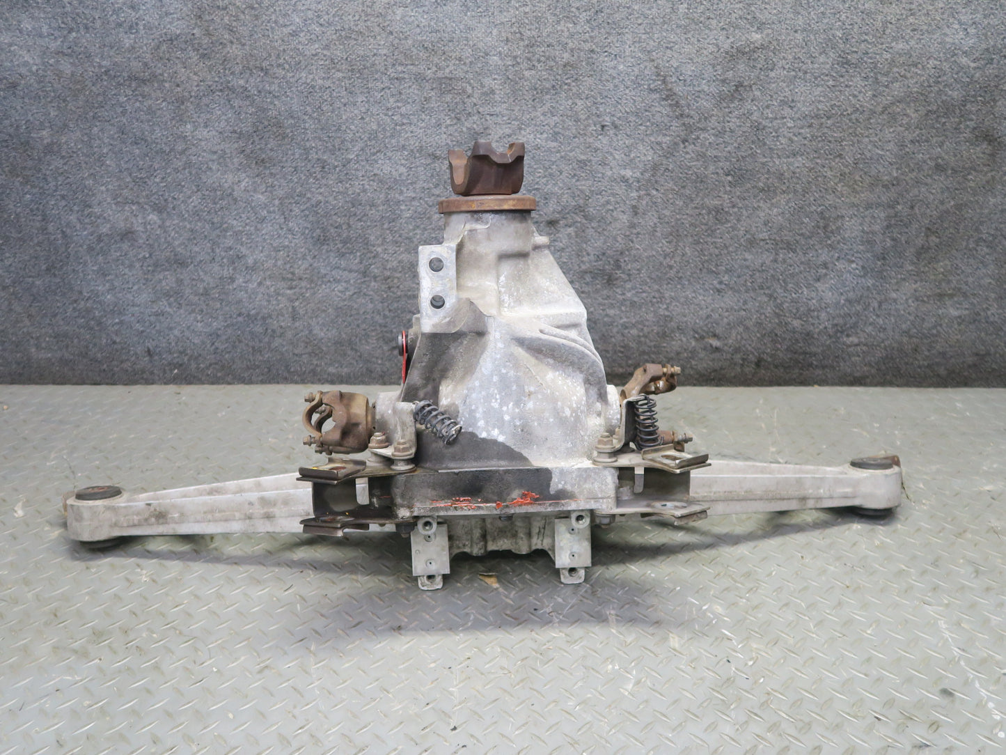 88-96 Chevrolet Corvette C4 M/T Dana 36 Rear Differential Carrier LSD 3.07 OEM