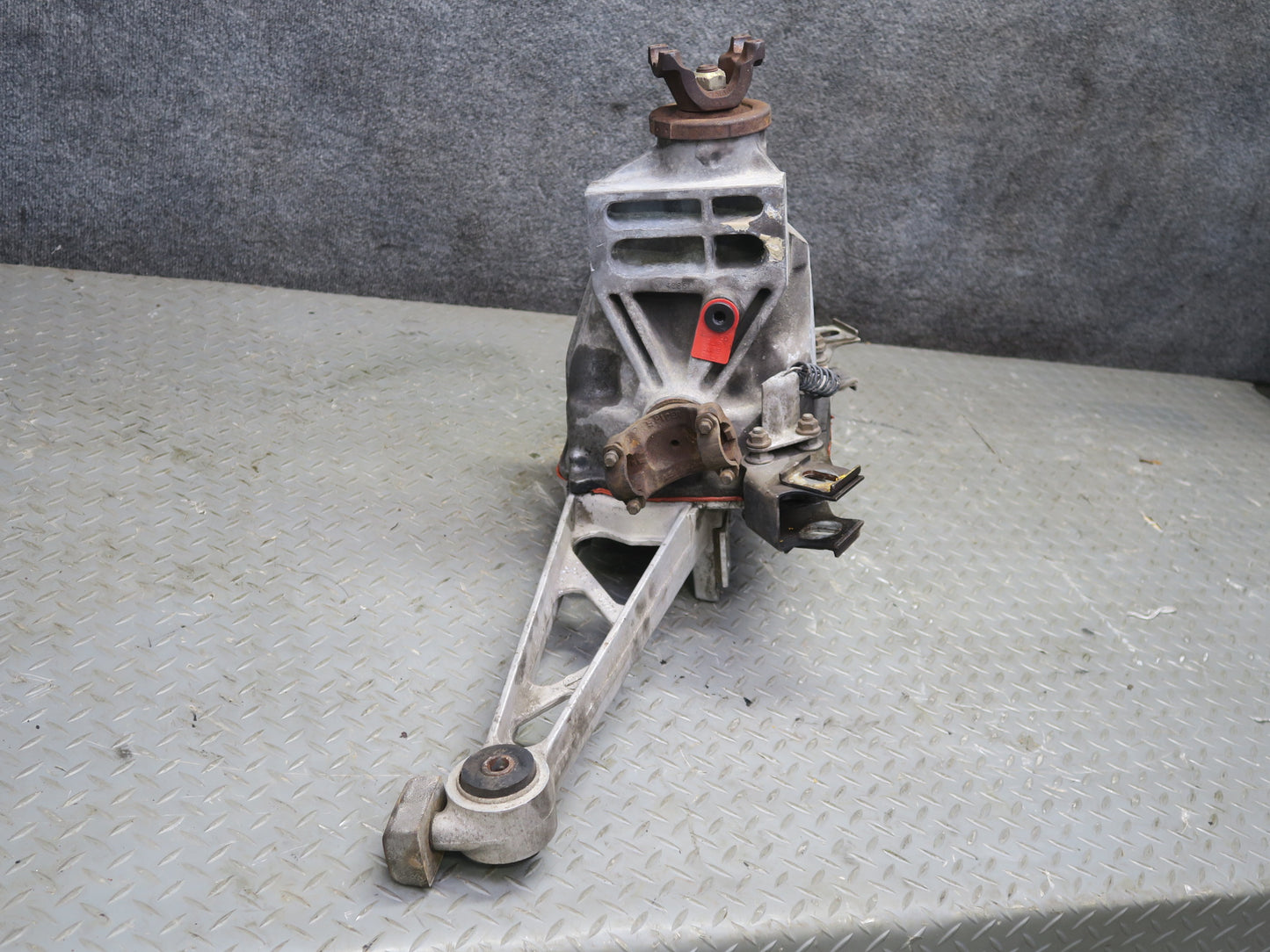 88-96 Chevrolet Corvette C4 M/T Dana 36 Rear Differential Carrier LSD 3.07 OEM