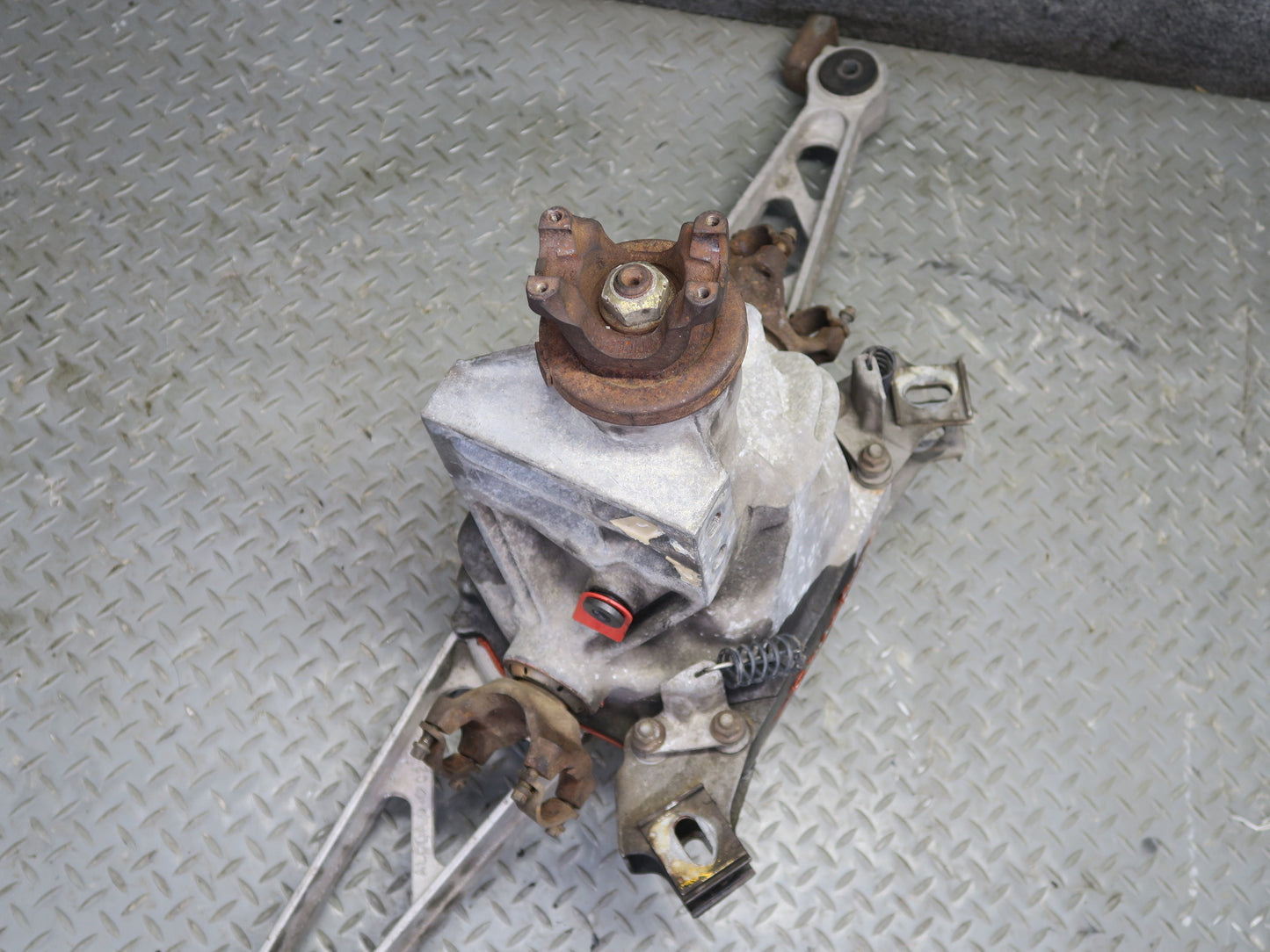 88-96 Chevrolet Corvette C4 M/T Dana 36 Rear Differential Carrier LSD 3.07 OEM