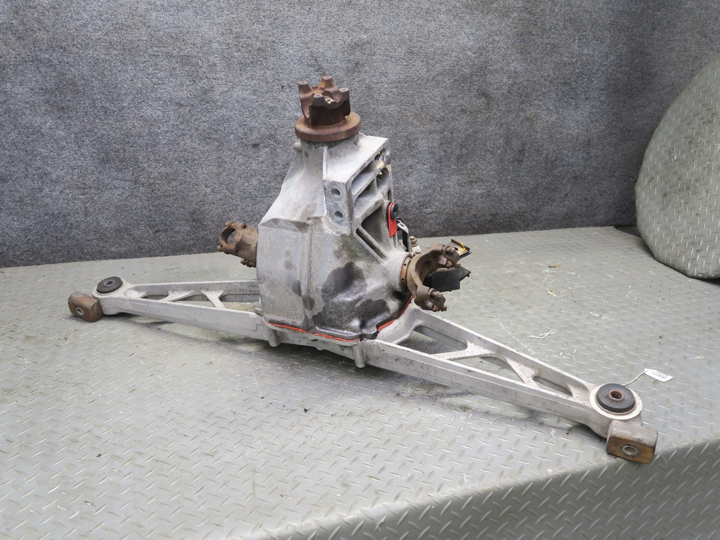88-96 Chevrolet Corvette C4 M/T Dana 36 Rear Differential Carrier LSD 3.07 OEM