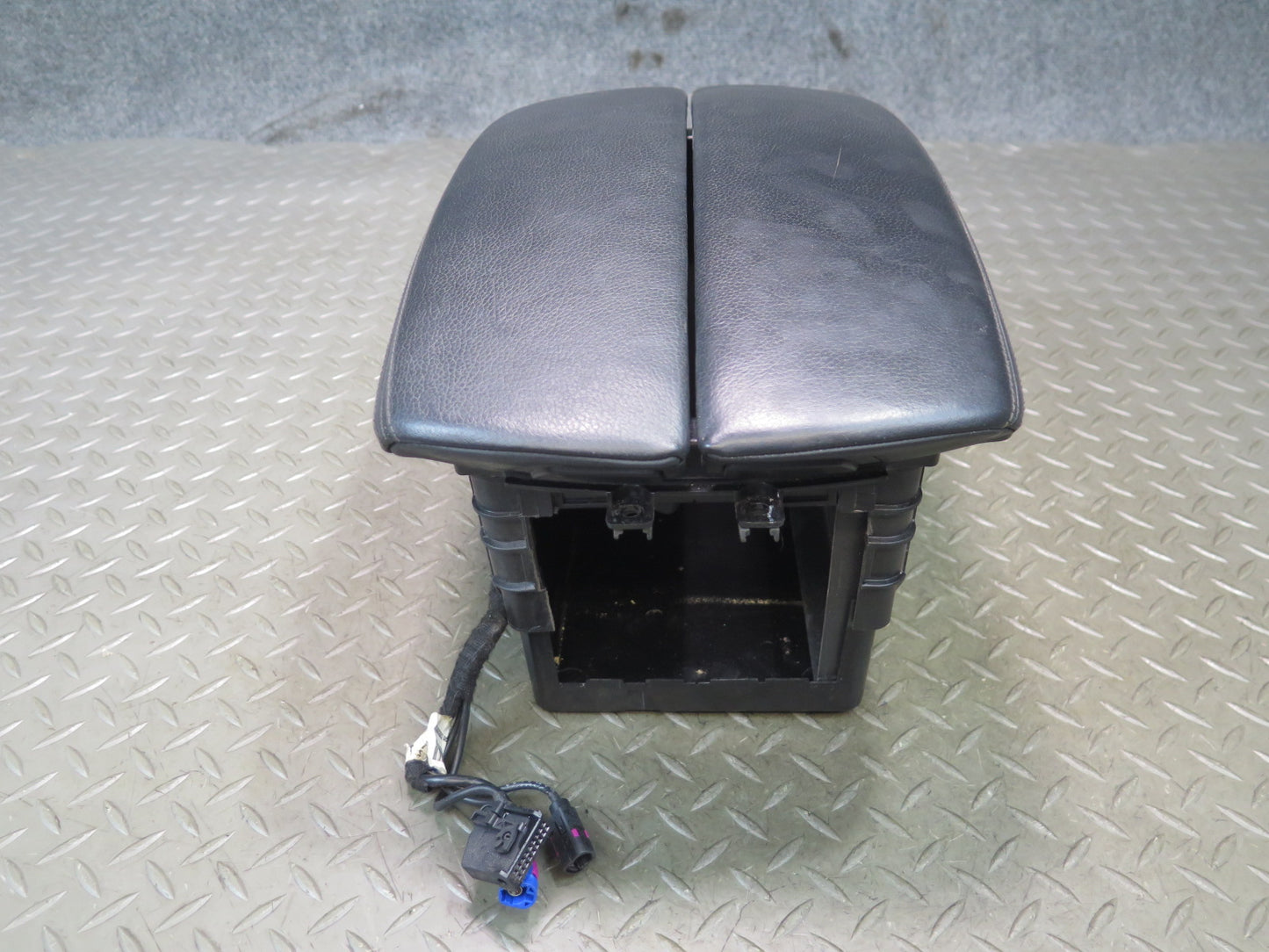 2008-2014 BMW E71 E72 X6 X6M Center Console Leather Armrest Compartment Storage