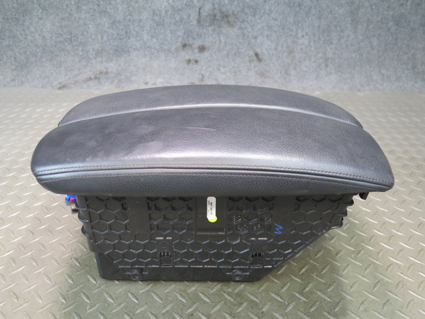 2008-2014 BMW E71 E72 X6 X6M Center Console Leather Armrest Compartment Storage