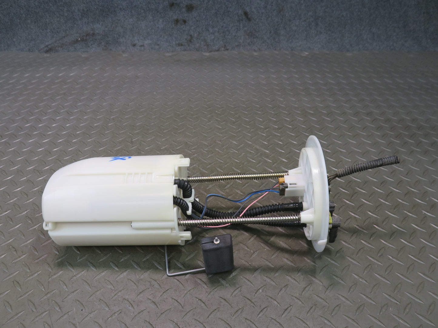 2005-2007 Lexus UZJ120L GX470 Fuel Pump Level Sensor Assembly