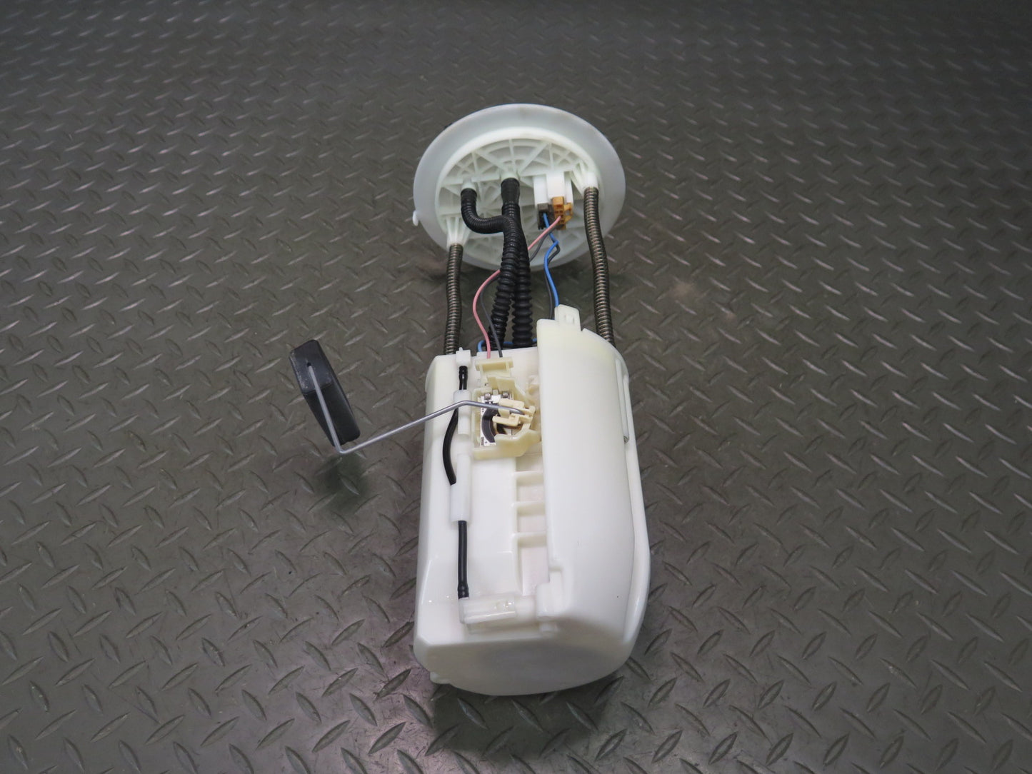 2005-2007 Lexus UZJ120L GX470 Fuel Pump Level Sensor Assembly