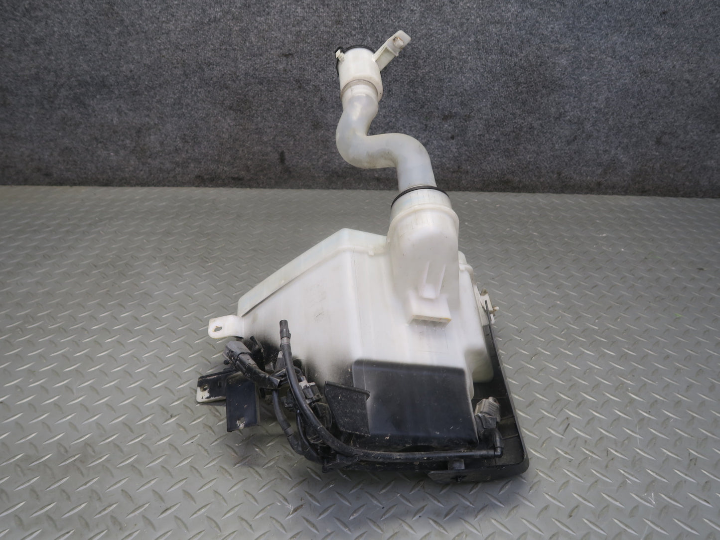 2003-2009 Lexus UZJ120L GX470 Windshield Washer Fluid Reservoir Tank w Pump