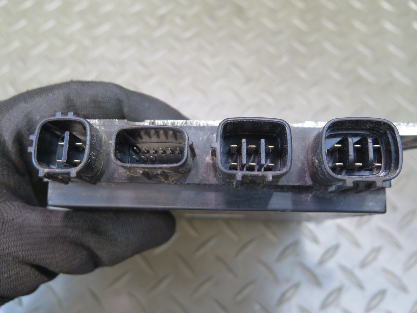 06-13 Lexus IS250 GSE20L 2GRFSE Injector Control Module ECU 89871-30030 OEM