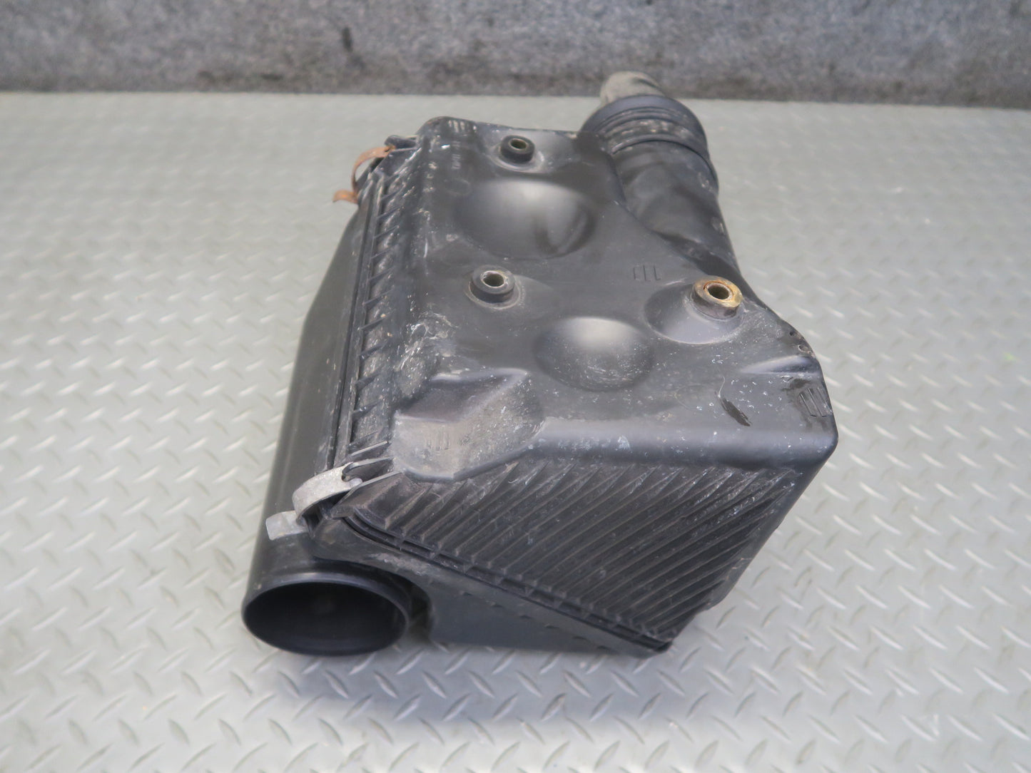 2005-2009 Lexus UZJ120L GX470 Air Intake Cleaner Filter Box w MAF Sensor