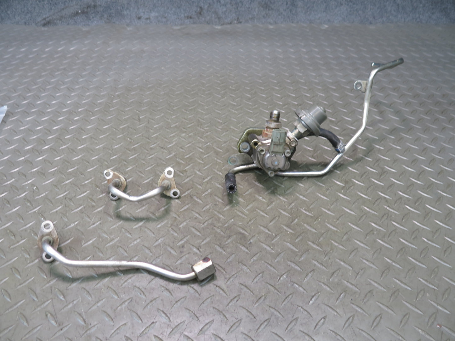 10-13 Lexus GSE20L IS250 2.5L 4GRFSE High Pressure Fuel Pump w Pipe Line Set OEM