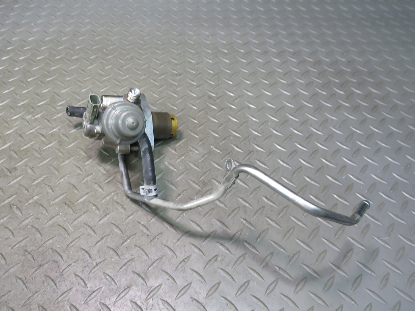 10-13 Lexus GSE20L IS250 2.5L 4GRFSE High Pressure Fuel Pump w Pipe Line Set OEM