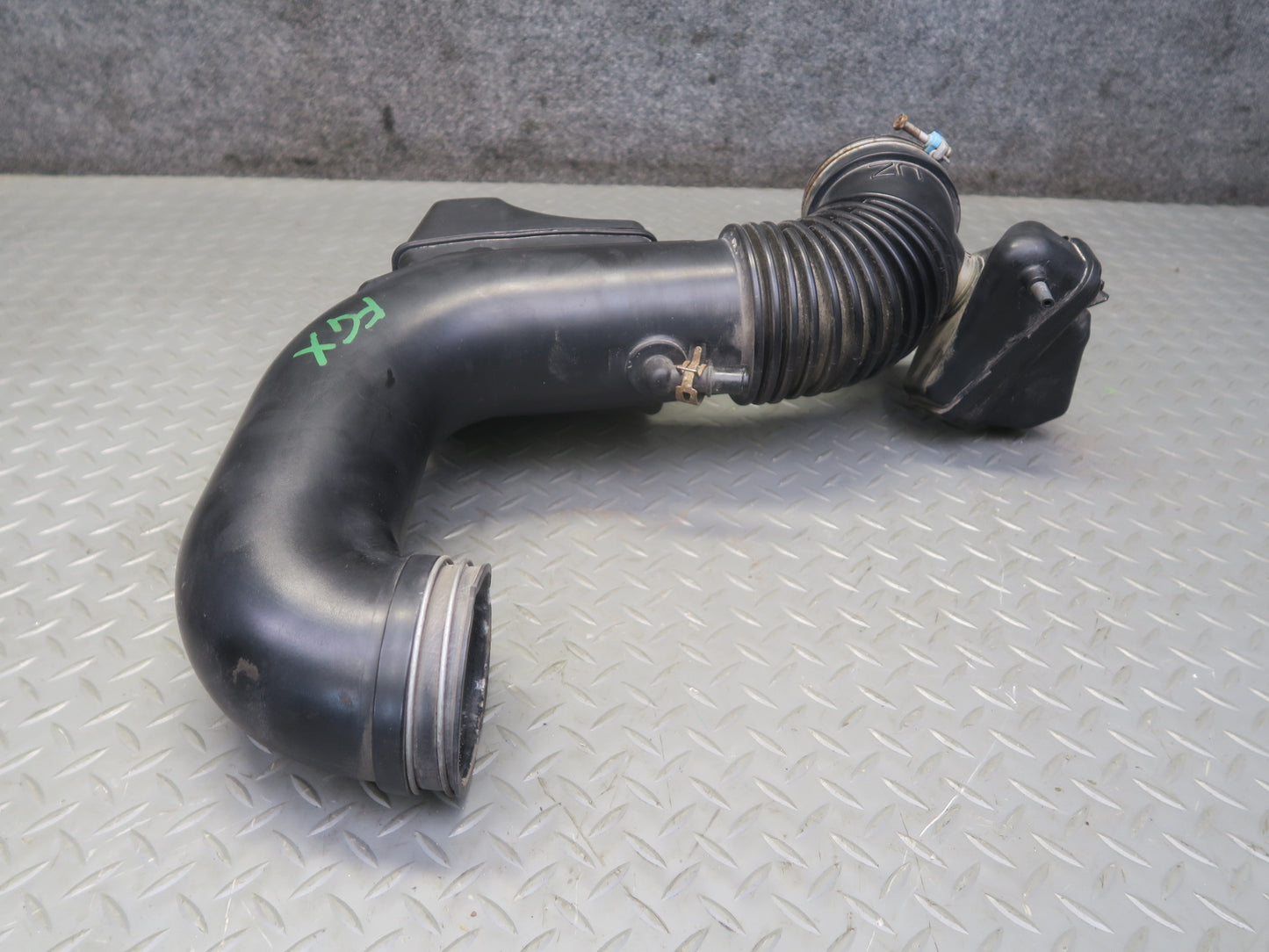2005-2009 Lexus UZJ120L GX470 Air Intake Resonator Hose Pipe Line 17880-50061