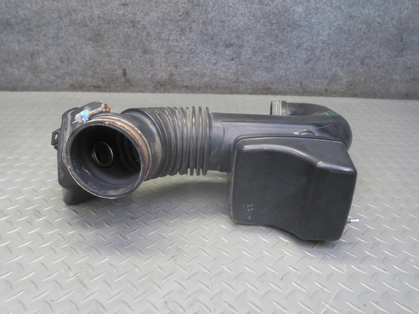 2005-2009 Lexus UZJ120L GX470 Air Intake Resonator Hose Pipe Line 17880-50061