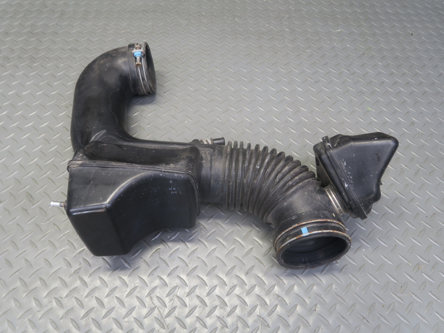 2005-2009 Lexus UZJ120L GX470 Air Intake Resonator Hose Pipe Line 17880-50061