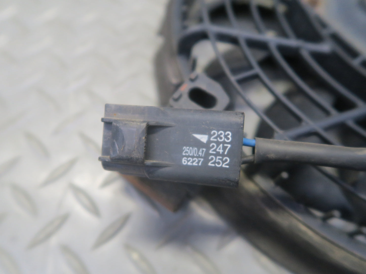 2003-2009 Lexus UZJ120L GX470 A/C Condenser Cooling Fan Motor