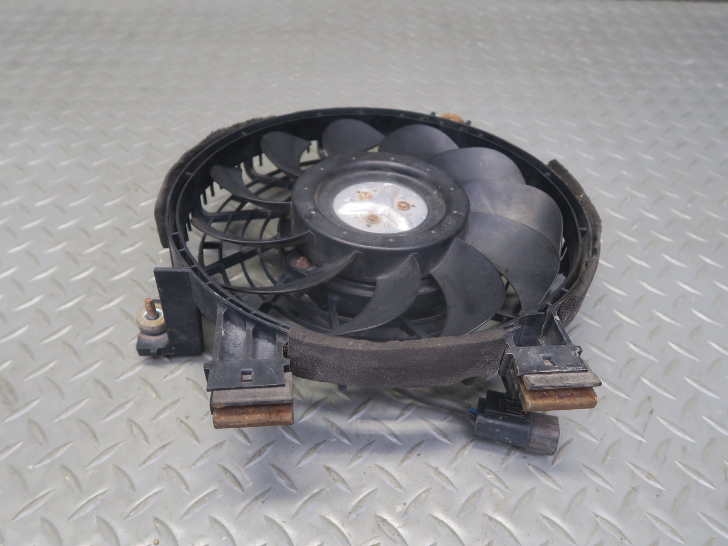 2003-2009 Lexus UZJ120L GX470 A/C Condenser Cooling Fan Motor