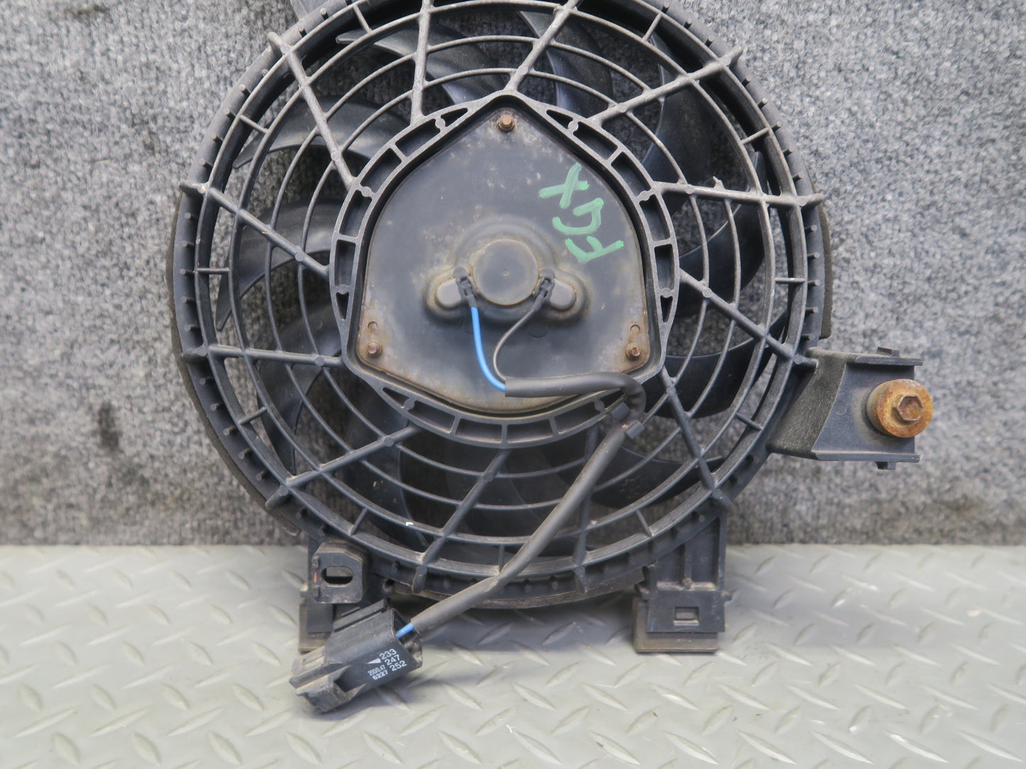 2003-2009 Lexus UZJ120L GX470 A/C Condenser Cooling Fan Motor