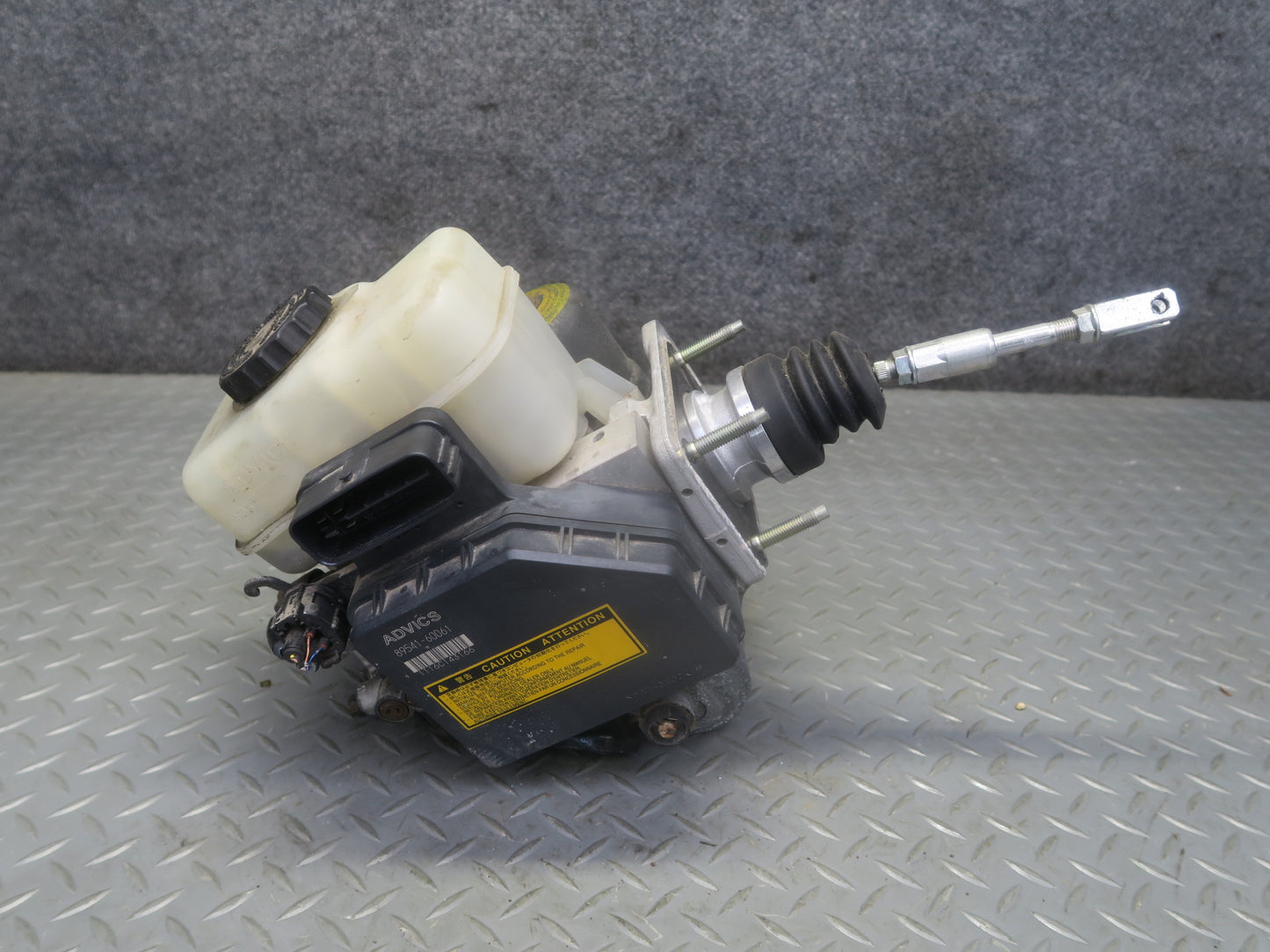 2005-2009 Lexus UZJ120L GX470 ABS Pump & Brake Master Cylinder Assembly