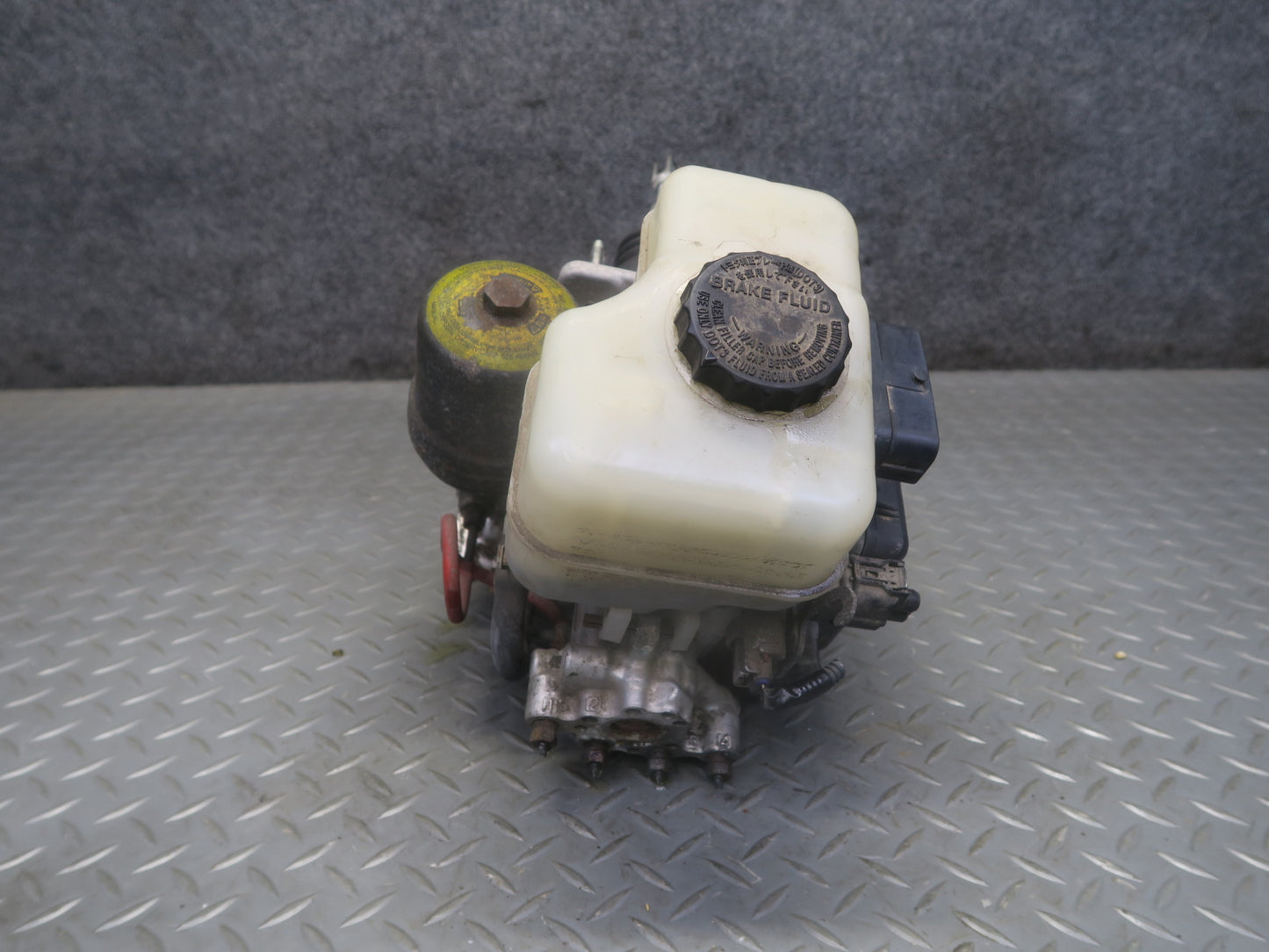 2005-2009 Lexus UZJ120L GX470 ABS Pump & Brake Master Cylinder Assembly
