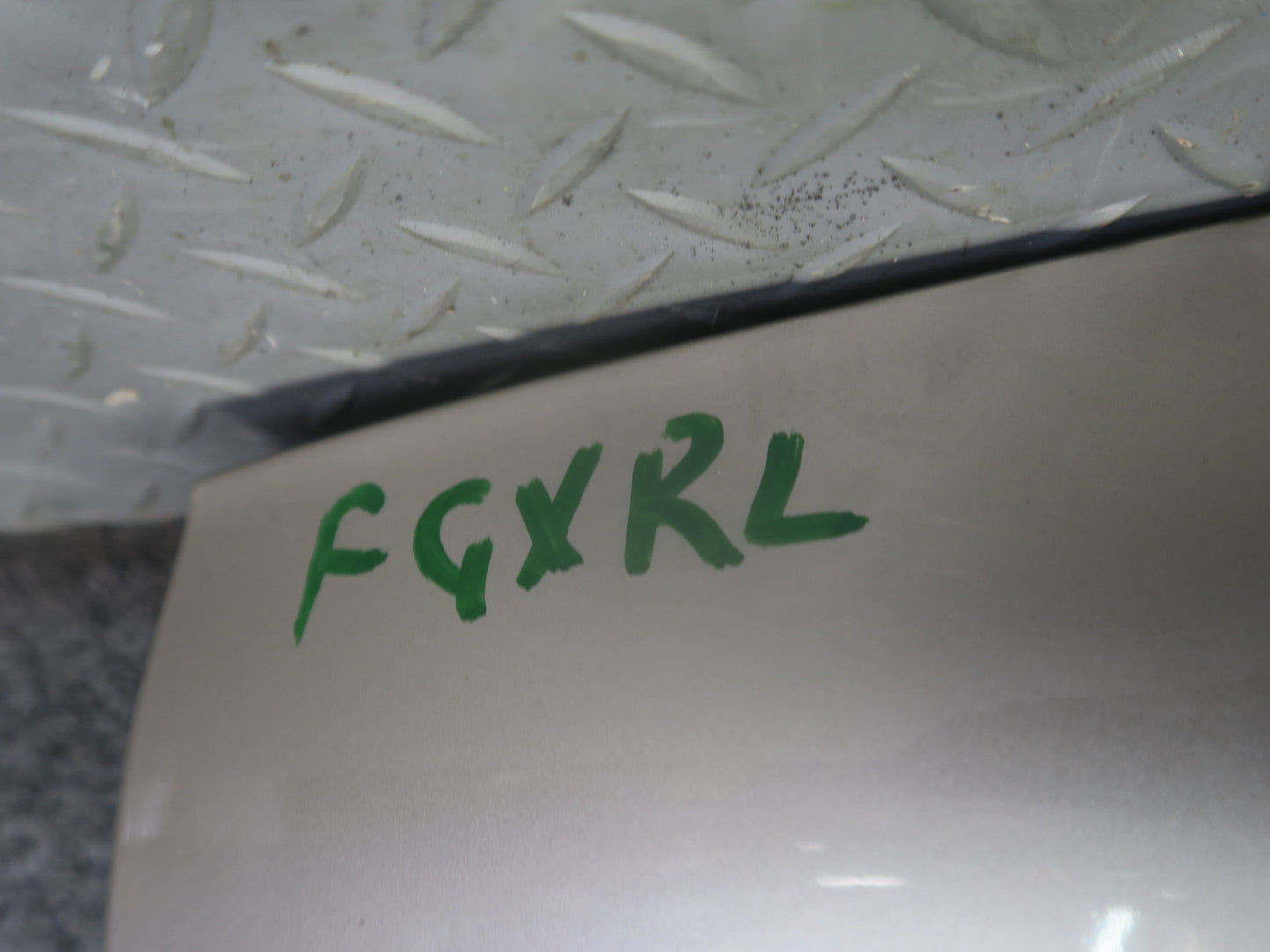 2003-2009 Lexus UZJ120L GX470 Rear Left Fender Flare Trim Molding Cover
