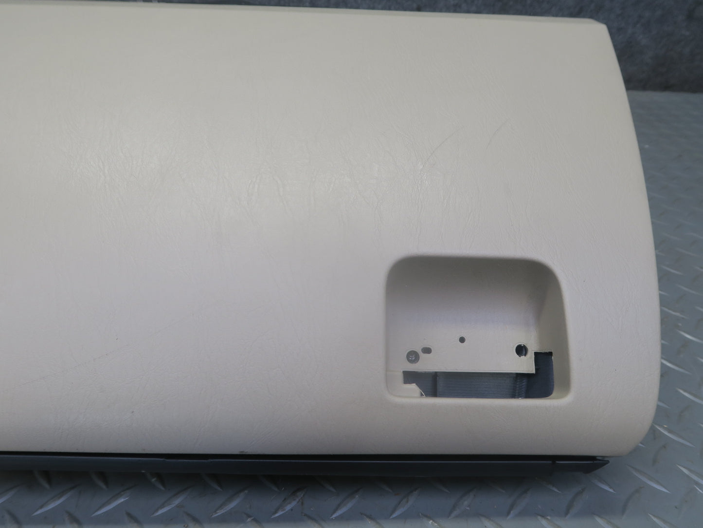 2003-2009 Lexus UZJ120L GX470 Dash Glove Box Compartment Storage