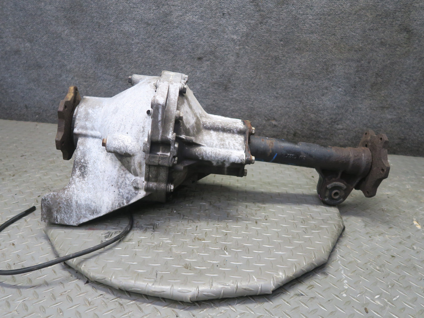 2003-2007 Hummer H2 4WD 4x4 Front Differential Carrier 4.10 Ratio