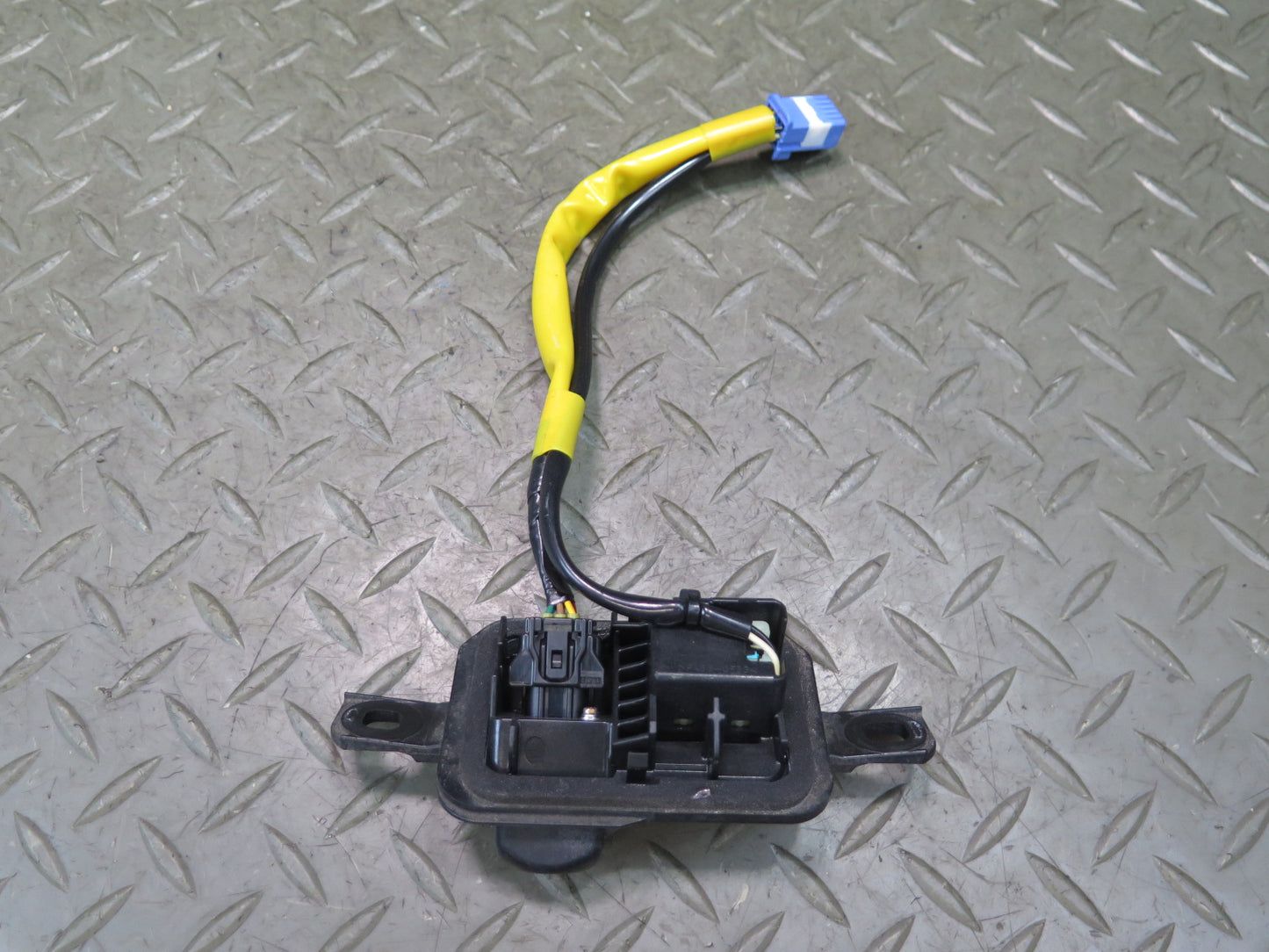 16-17 Lexus GSC16L RC350 RC300 Trunk Lid Rear View Camera & Release Switch OEM