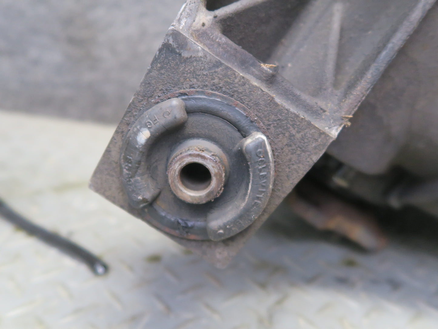 2003-2007 Hummer H2 4WD 4x4 Front Differential Carrier 4.10 Ratio