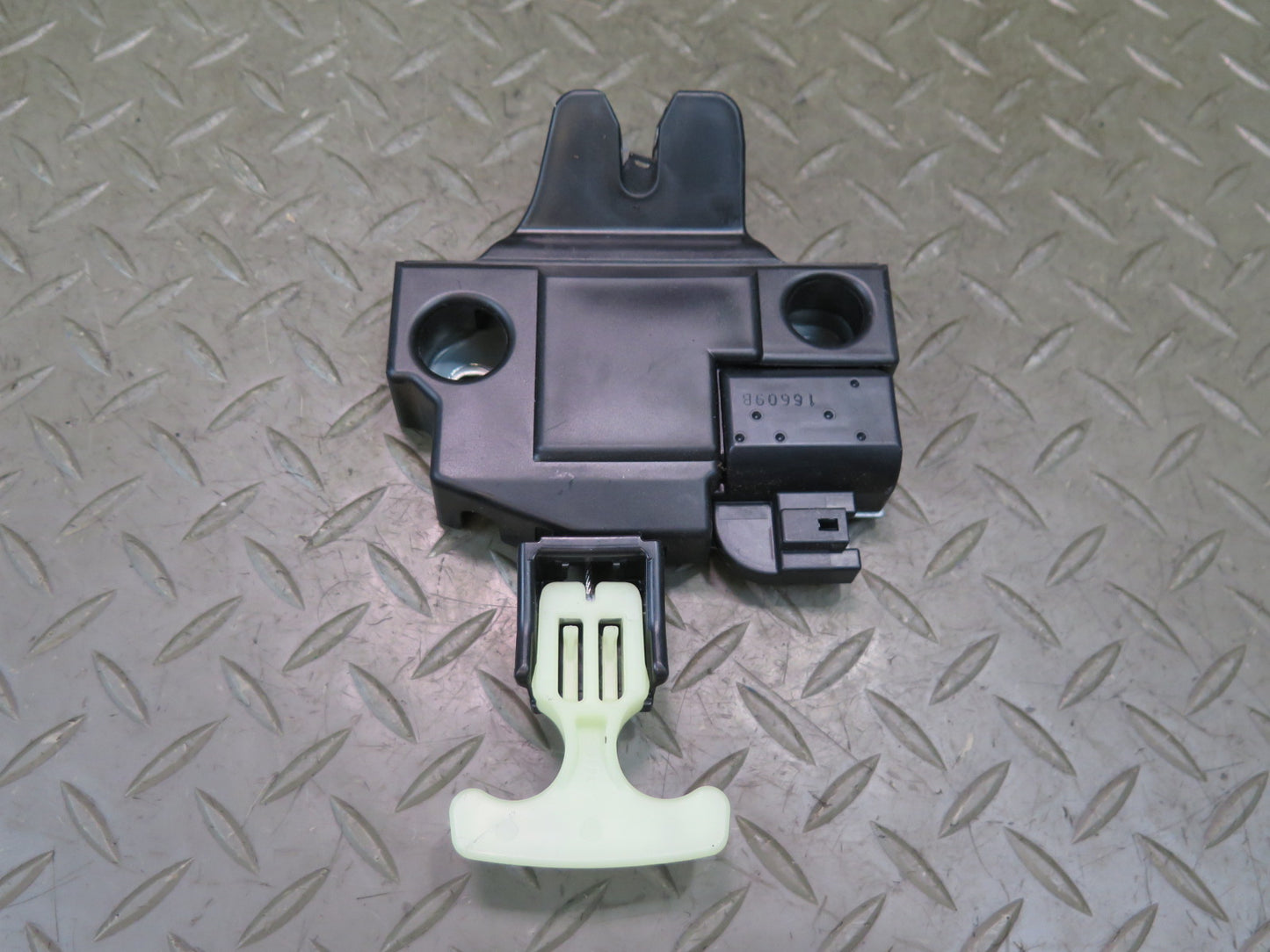 15-25 Lexus GSC16L RC300 Rear Trunk Lid Lock Latch Actuator OEM