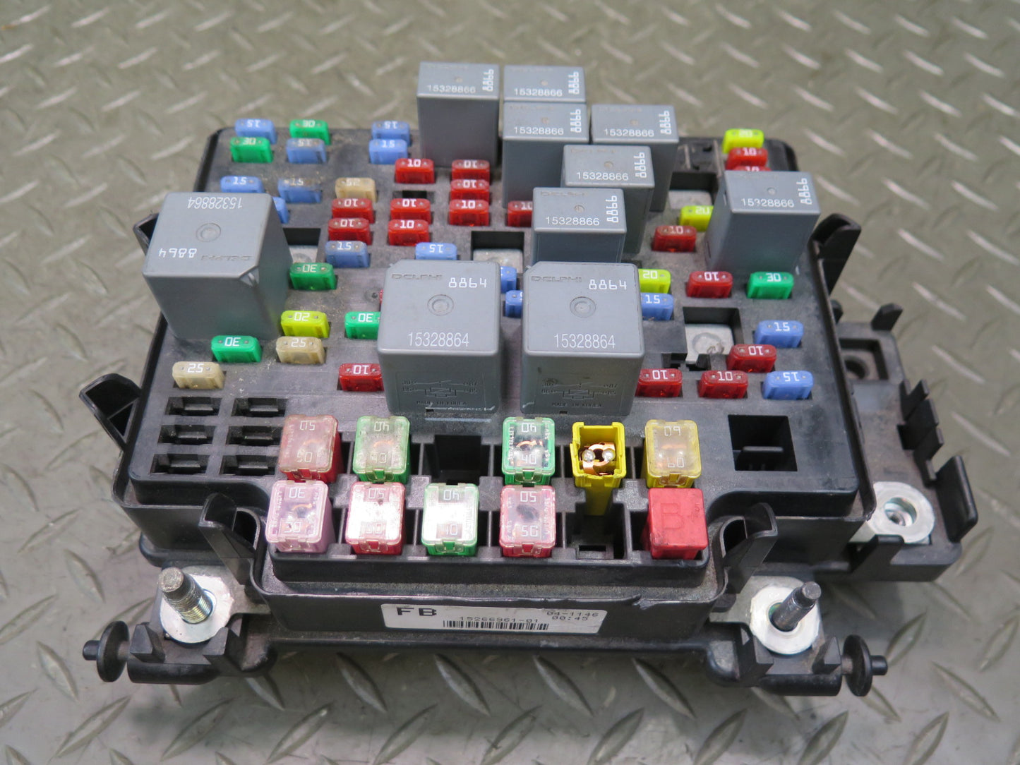 2004-2006 Hummer H2 Engine Fuse Relay Junction Box Block 15266961