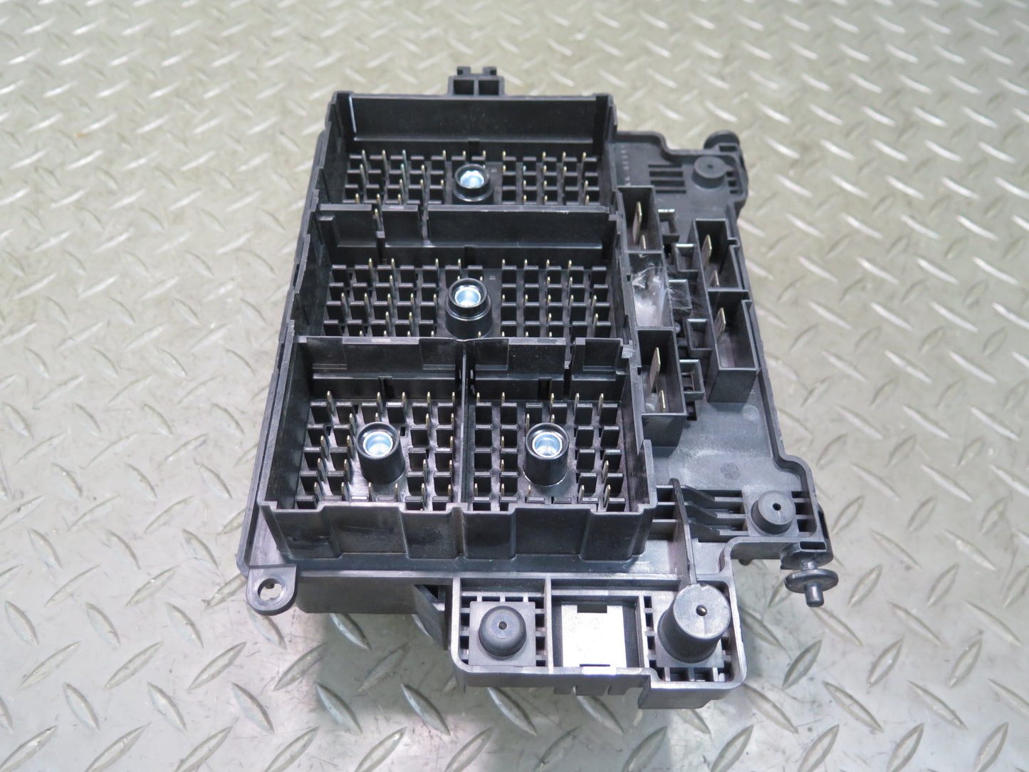 2004-2006 Hummer H2 Engine Fuse Relay Junction Box Block 15266961