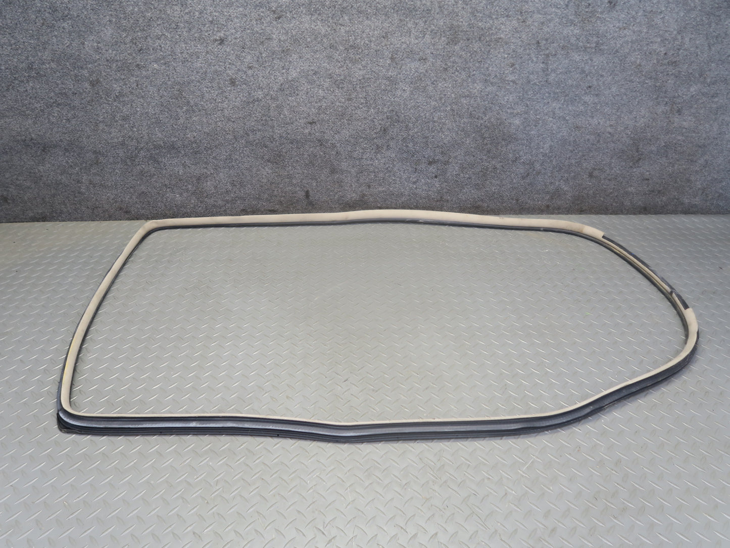 2003-2009 Lexus UZJ120L GX470 Rear Left Door Weatherstrip Rubber Seal Gasket