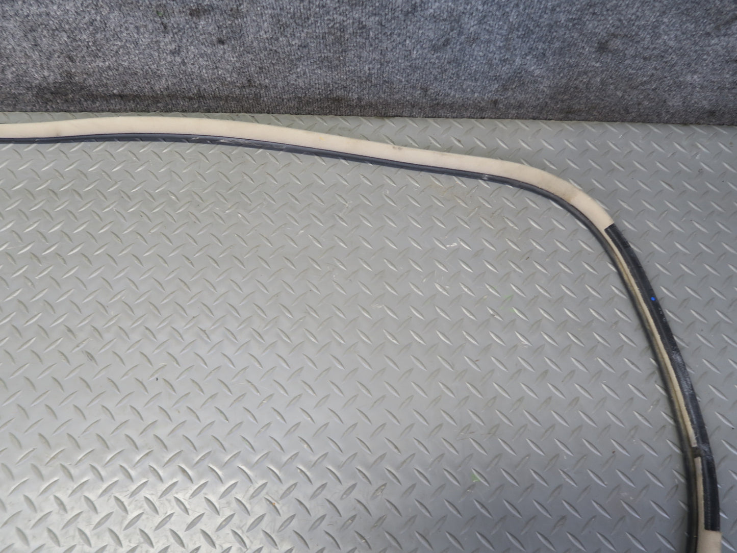 2003-2009 Lexus UZJ120L GX470 Rear Left Door Weatherstrip Rubber Seal Gasket