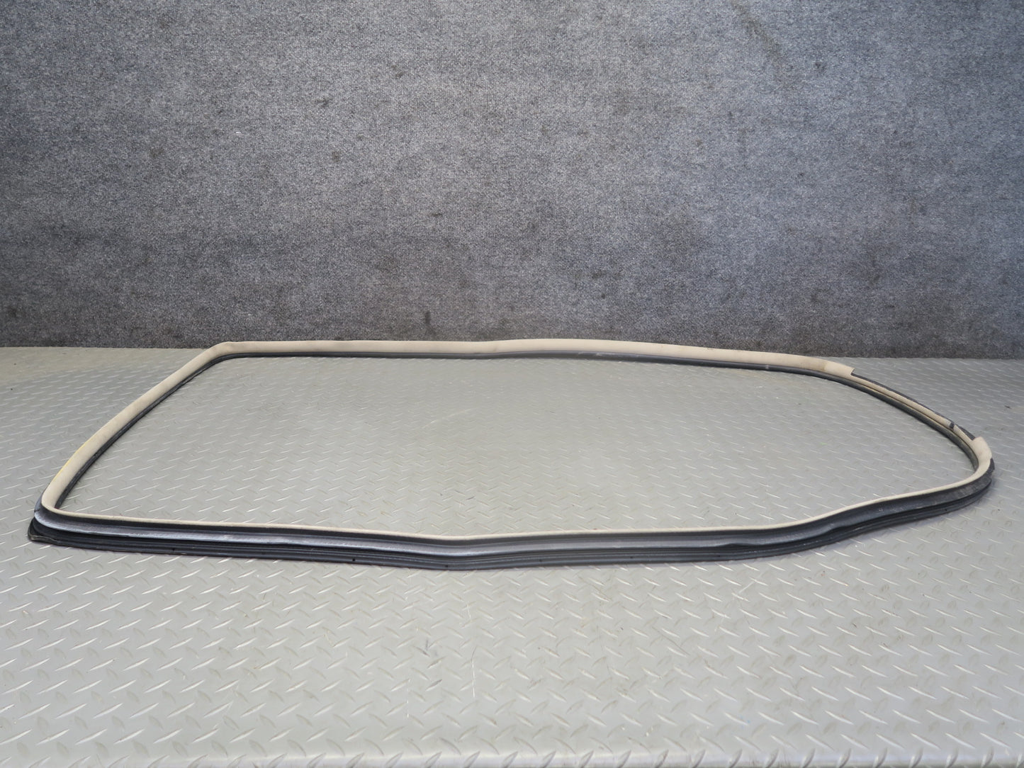 2003-2009 Lexus UZJ120L GX470 Rear Left Door Weatherstrip Rubber Seal Gasket