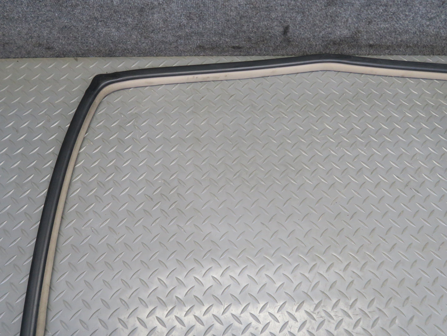 2003-2009 Lexus UZJ120L GX470 Rear Left Door Weatherstrip Rubber Seal Gasket