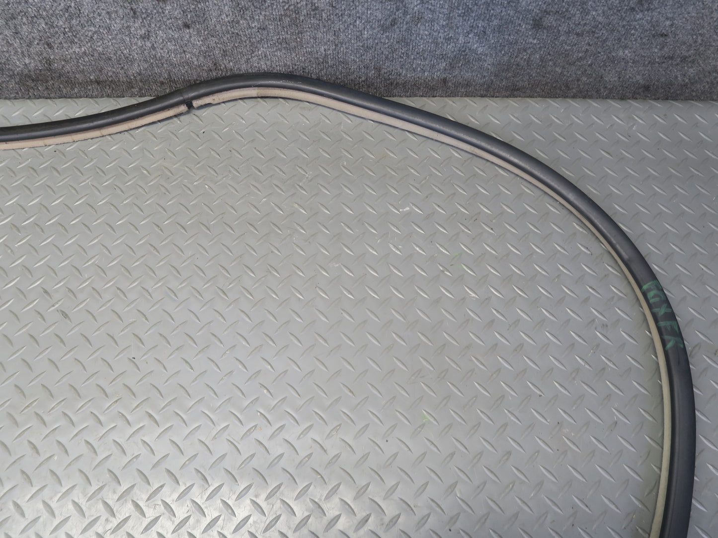 2003-2009 Lexus UZJ120L GX470 Front Right Door Weatherstrip Rubber Seal Gasket