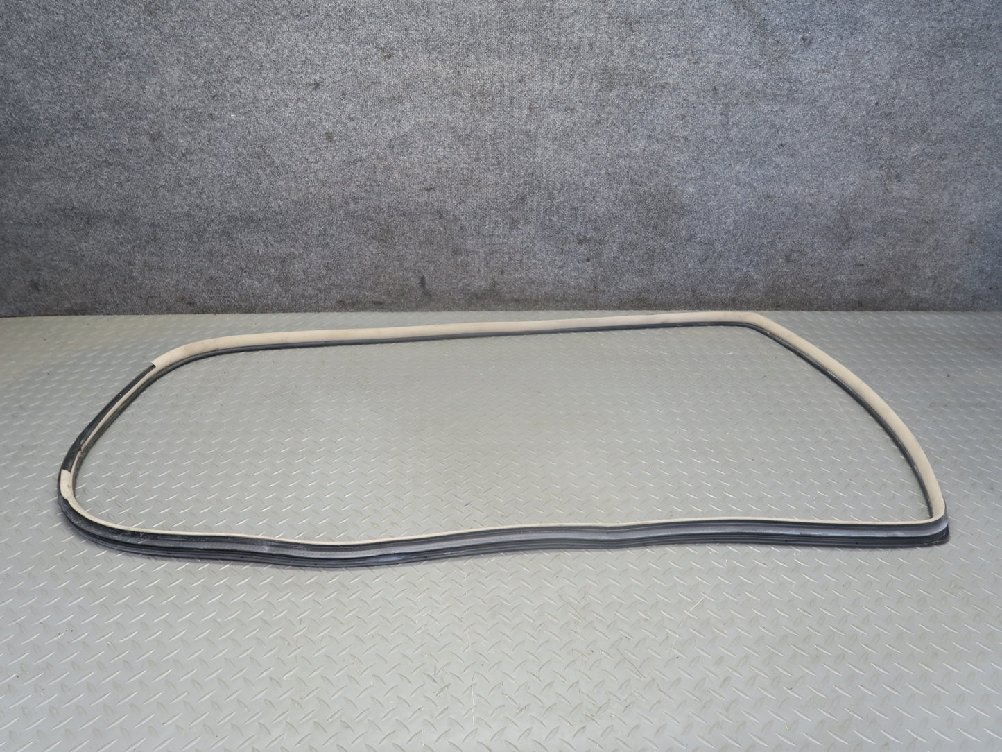 2003-2009 Lexus UZJ120L GX470 Rear Right Door Weatherstrip Rubber Seal Gasket