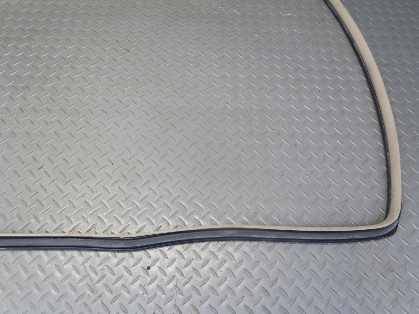 2003-2009 Lexus UZJ120L GX470 Rear Right Door Weatherstrip Rubber Seal Gasket