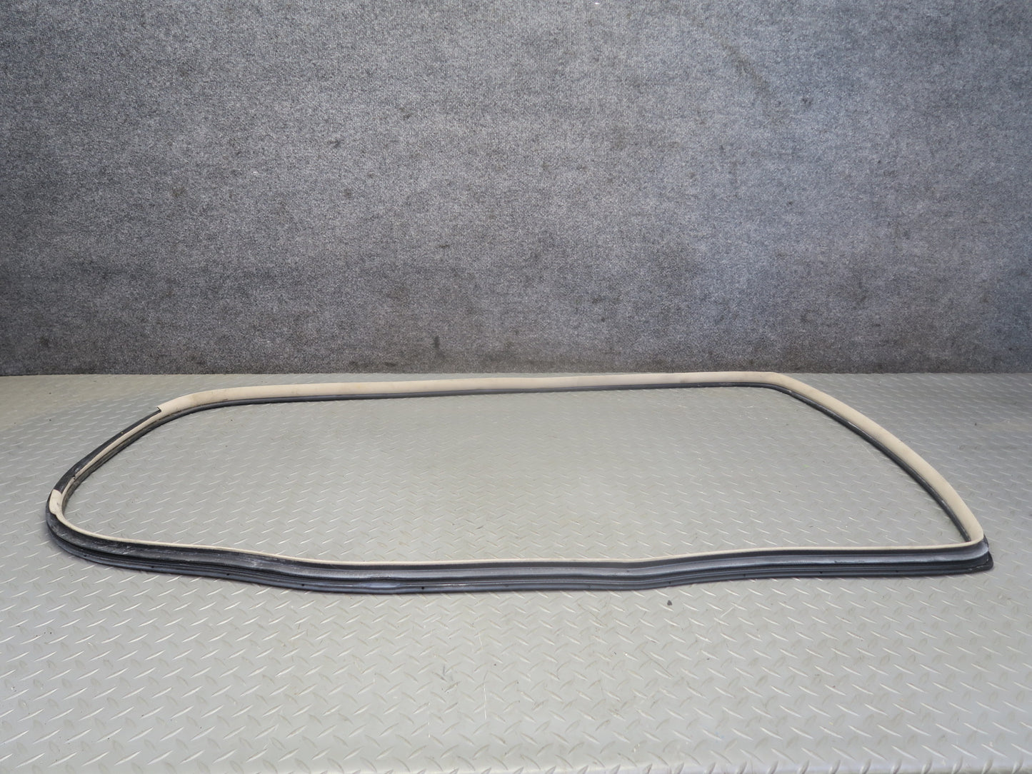 2003-2009 Lexus UZJ120L GX470 Rear Right Door Weatherstrip Rubber Seal Gasket