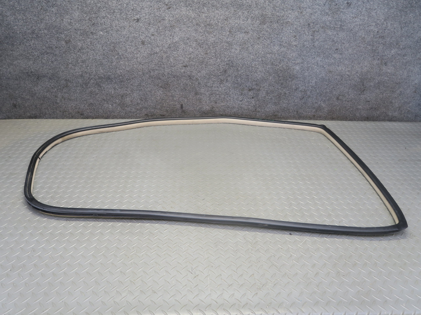 2003-2009 Lexus UZJ120L GX470 Rear Right Door Weatherstrip Rubber Seal Gasket