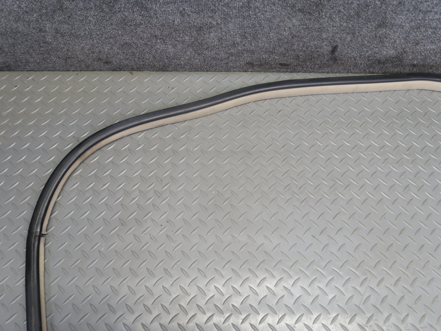 2003-2009 Lexus UZJ120L GX470 Rear Right Door Weatherstrip Rubber Seal Gasket